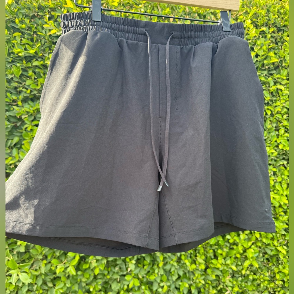 Men lululemon shorts